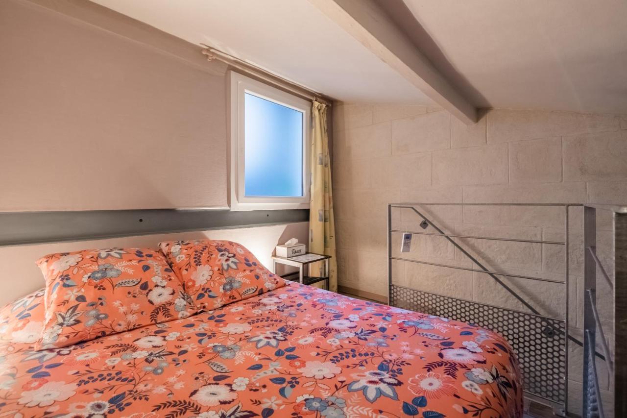 Studio En Duplex-Aircon-Terrasse-Parking-Calme Bordeaux Luaran gambar