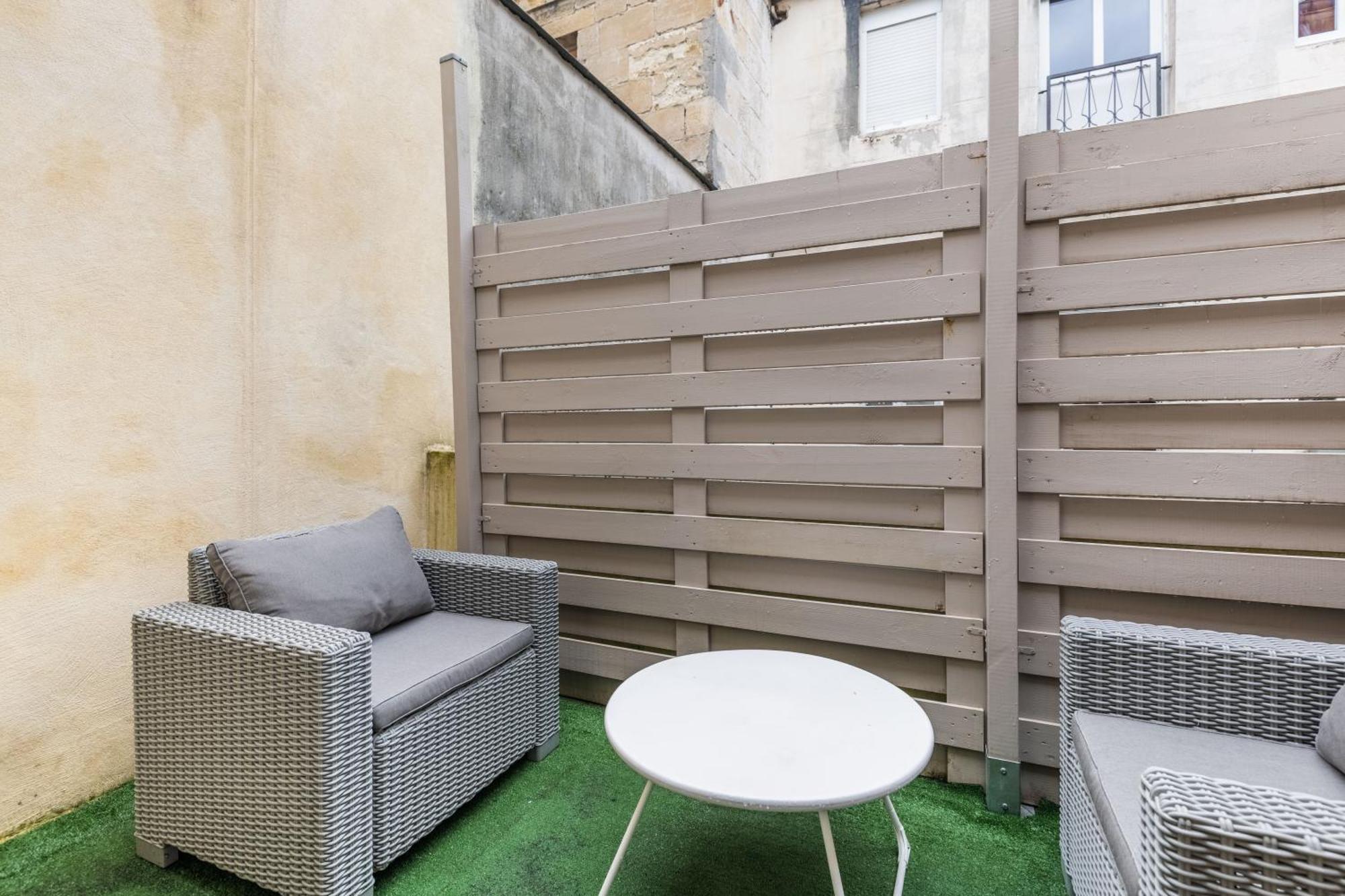Studio En Duplex-Aircon-Terrasse-Parking-Calme Bordeaux Luaran gambar